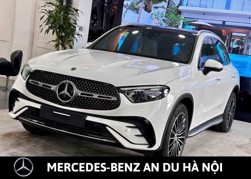 Góc xéo đầu xe GLC 300 4Matic 2023