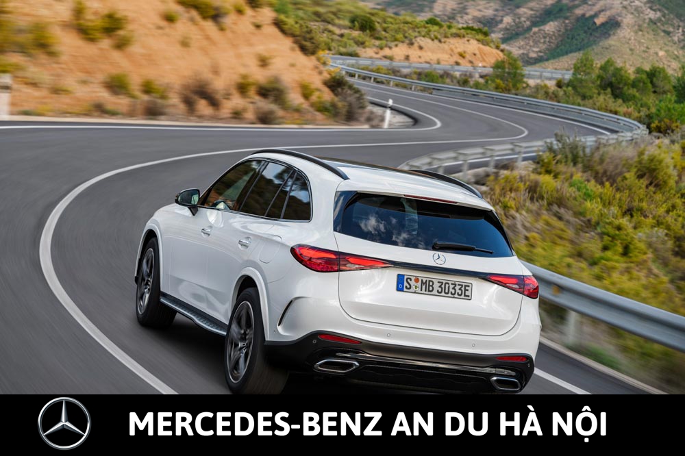 Tổng thể phần đuôi xe GLC 300 2023